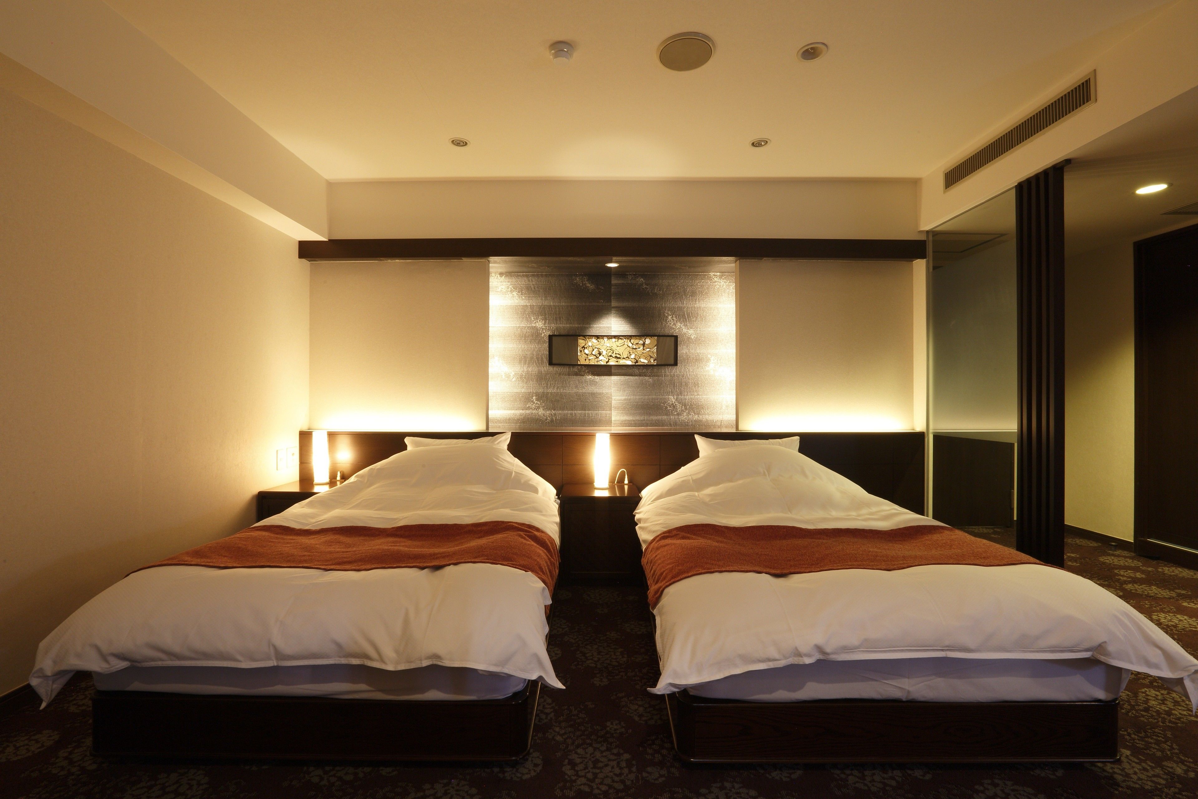 junior suite, non smoking | 1 bedroom, down duvets, in-room safe, desk