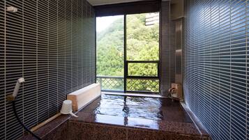 Free toiletries, hair dryer, slippers, bidet