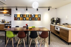 Free daily continental breakfast