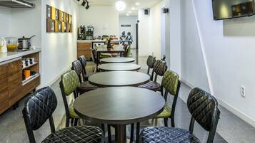 Free daily continental breakfast
