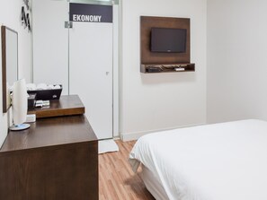 Economy Double Room, Private Bathroom (B Type- Small Window Near Hallway) | Individually decorated, soundproofing, free WiFi, bed sheets