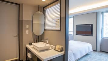 Family Twin Room, Non Smoking | Room amenity