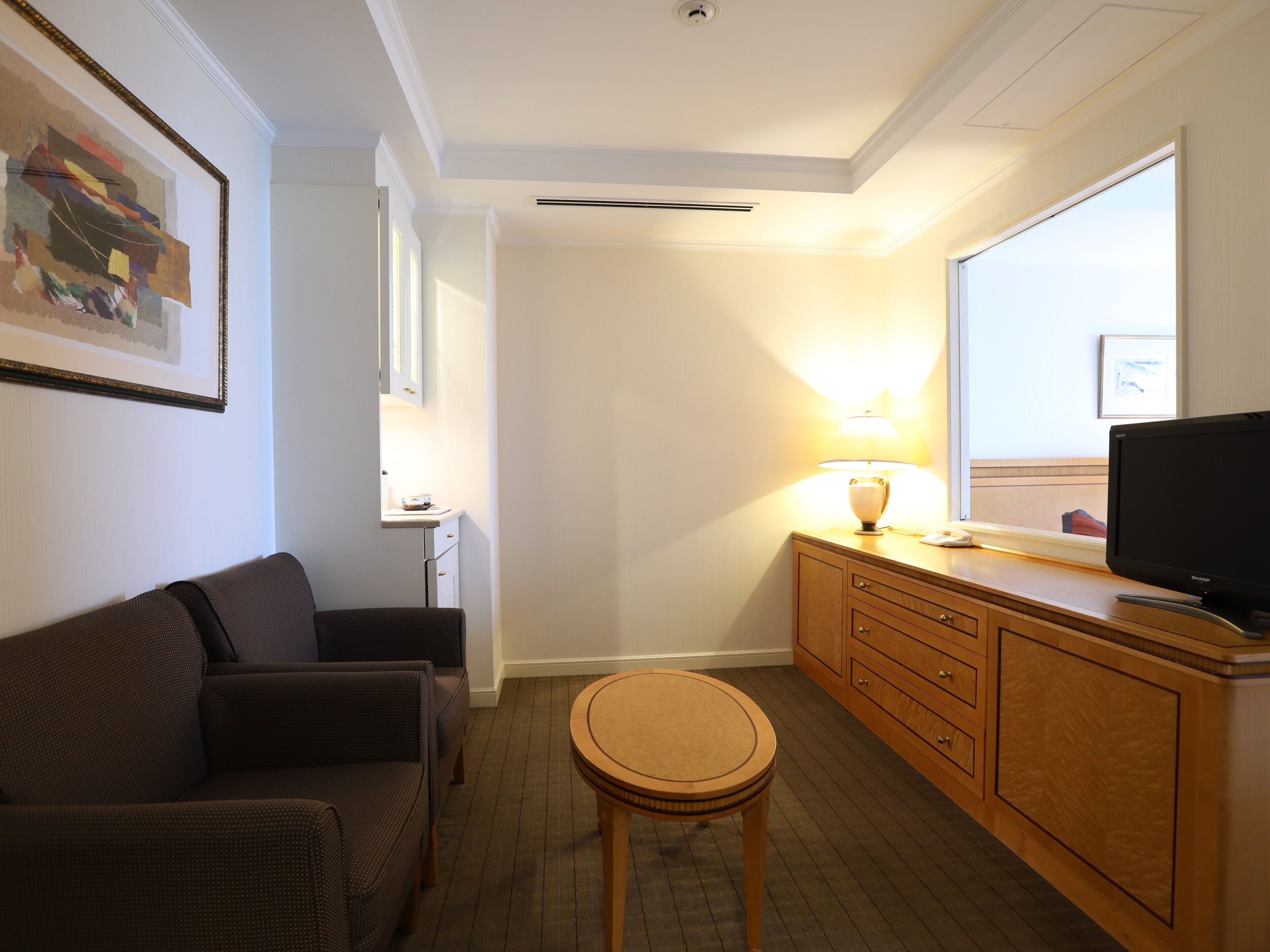 42-cm led tv with digital channels