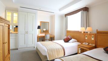 Meja, Wi-fi percuma, cadar katil