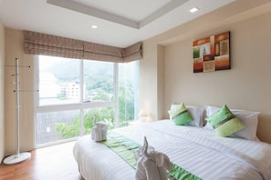 Family Two-Bedroom Suite | 2 quartos, cofres nos quartos, Wi-Fi de cortesia