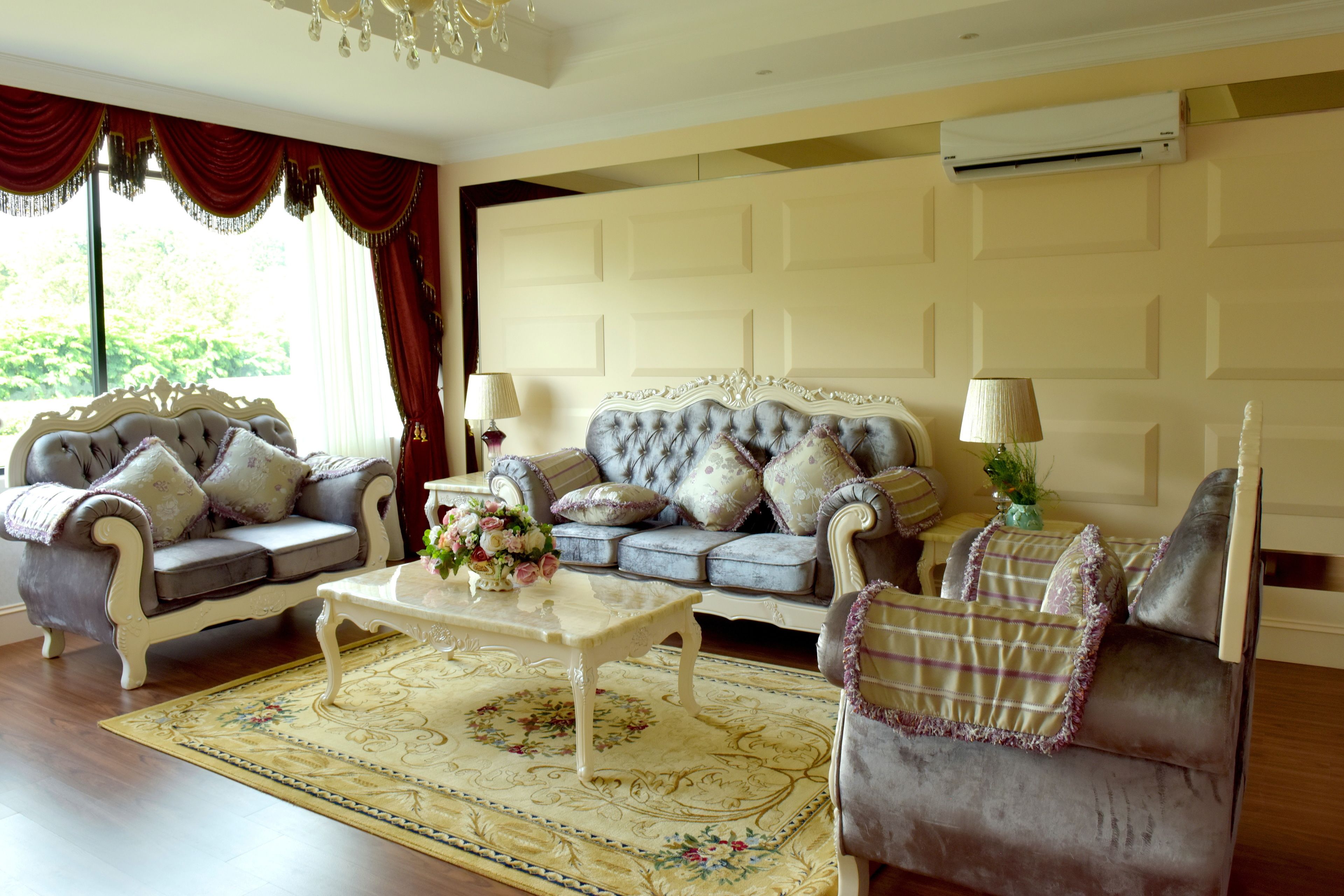 总统套房, 浴缸 | 起居区 | 液晶电视