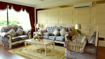 Suite – president, badekar | Oppholdsområde | LCD-TV