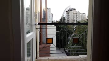 Standard Room | Minibar, in-room safe, soundproofing, free WiFi