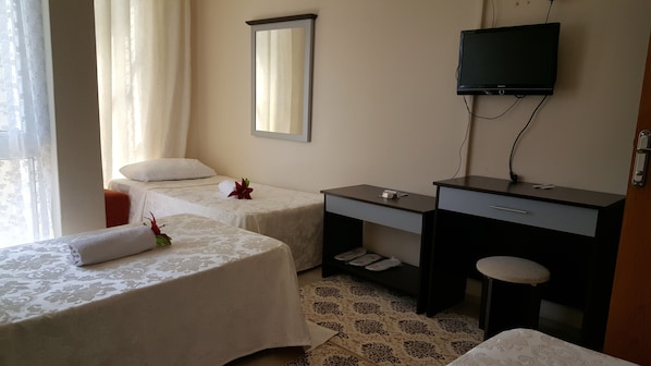 Triple Room | Minibar, in-room safe, soundproofing, WiFi (free) - Kartal Hotel (Konyaalti)