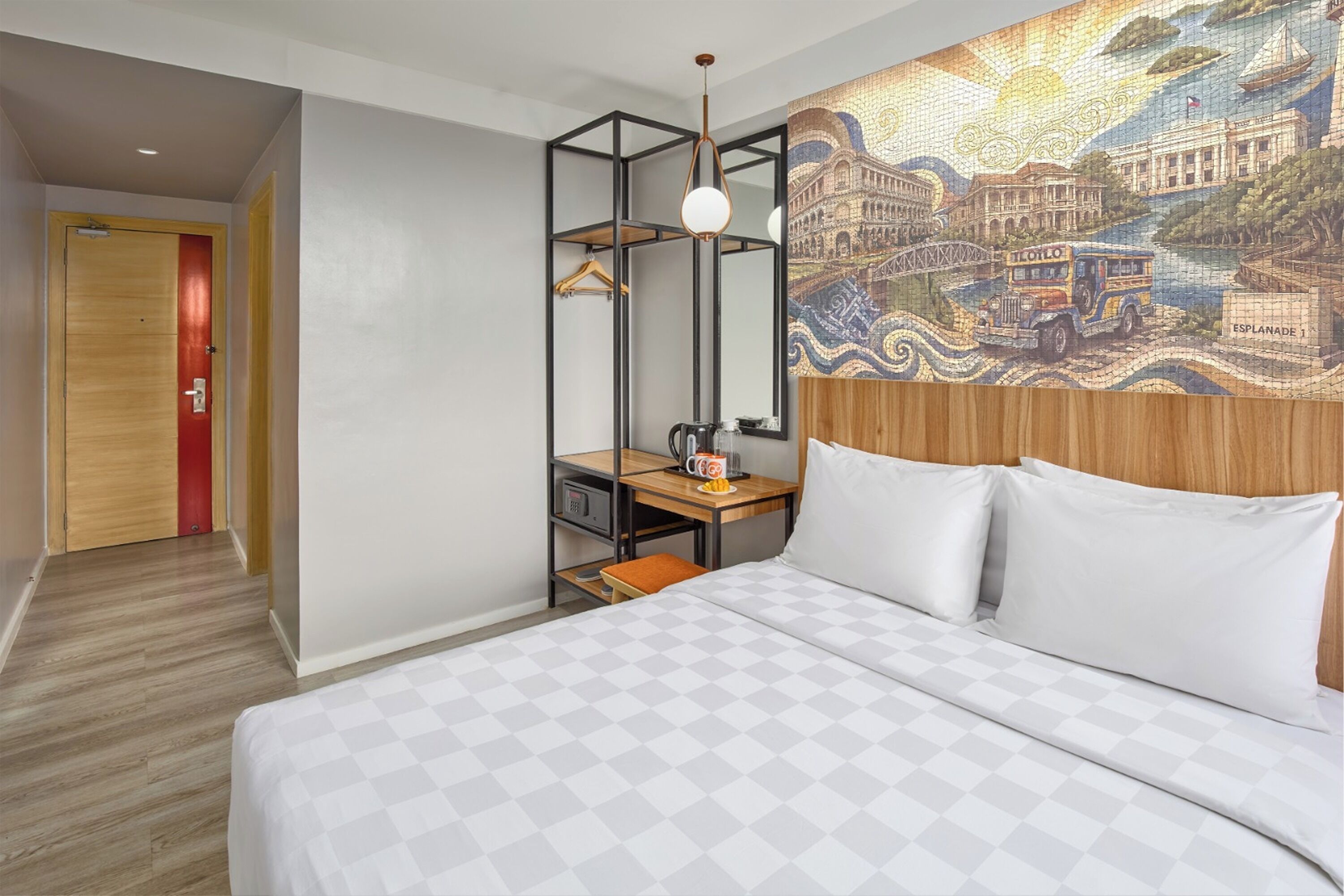 Superior Room, 1 Queen Bed | In-room safe, desk, laptop workspace, iron/ironing board (on request)
