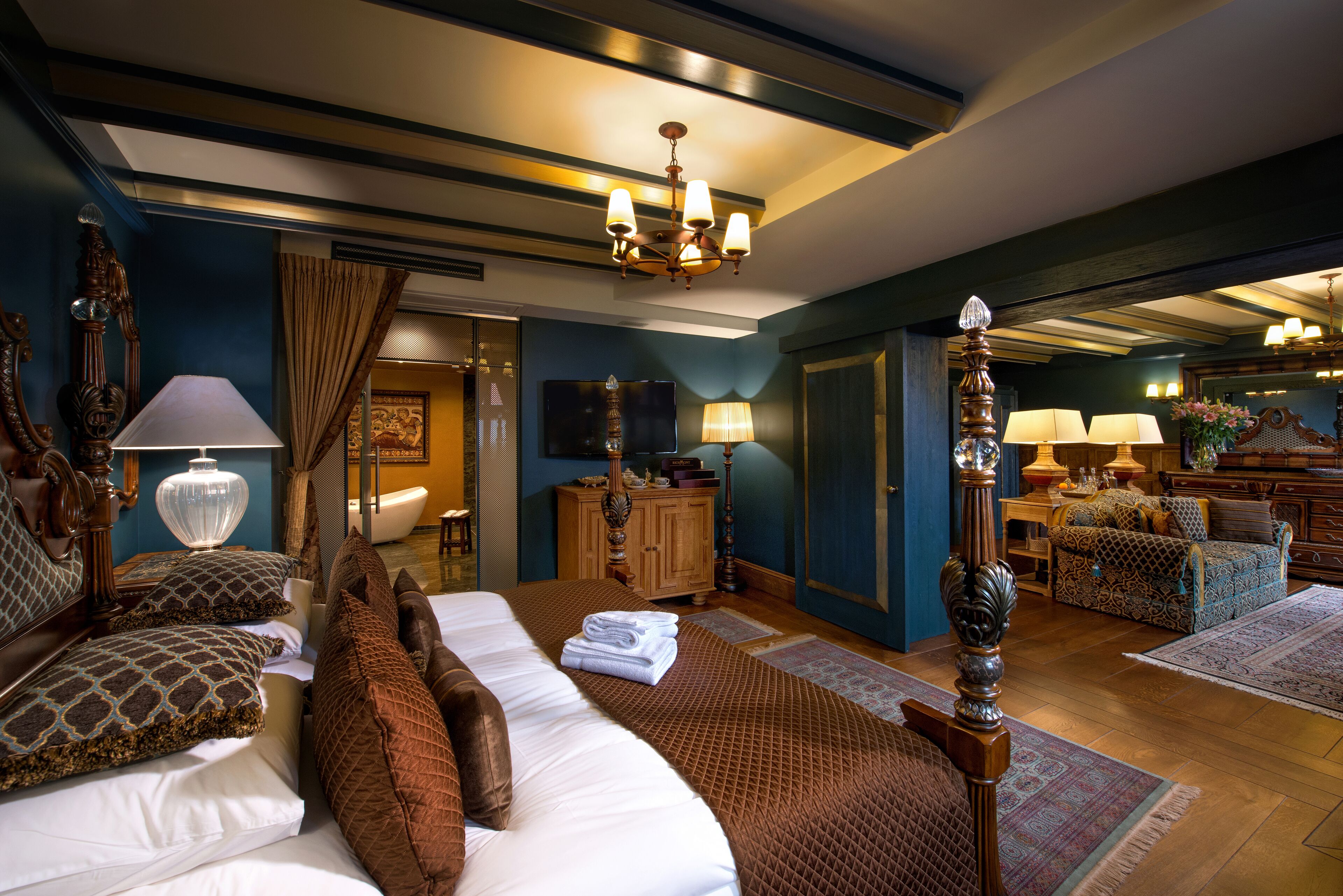 luxury apartment (duke's) | 1 bedroom, premium bedding, pillow-top beds, minibar