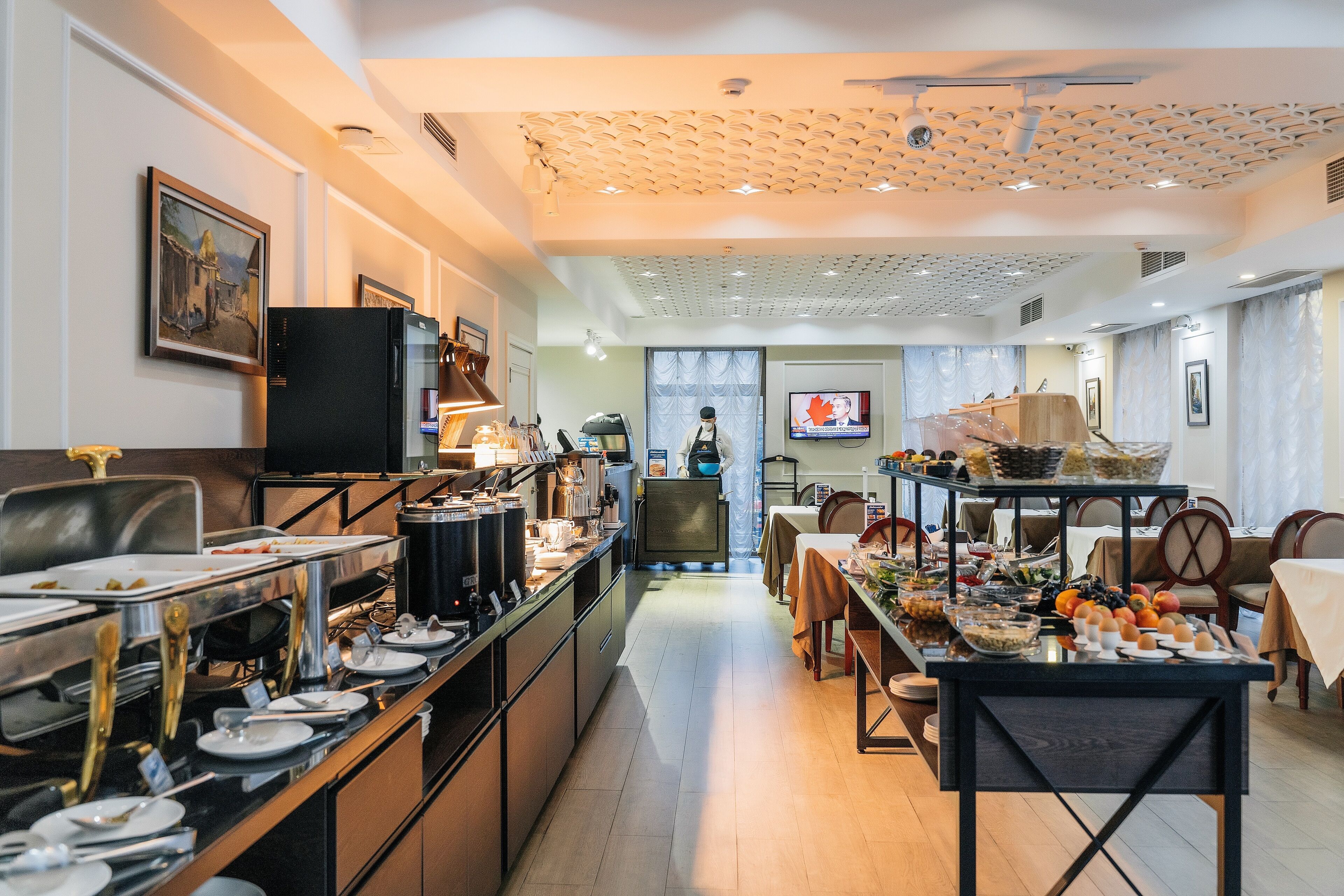 Free daily buffet breakfast