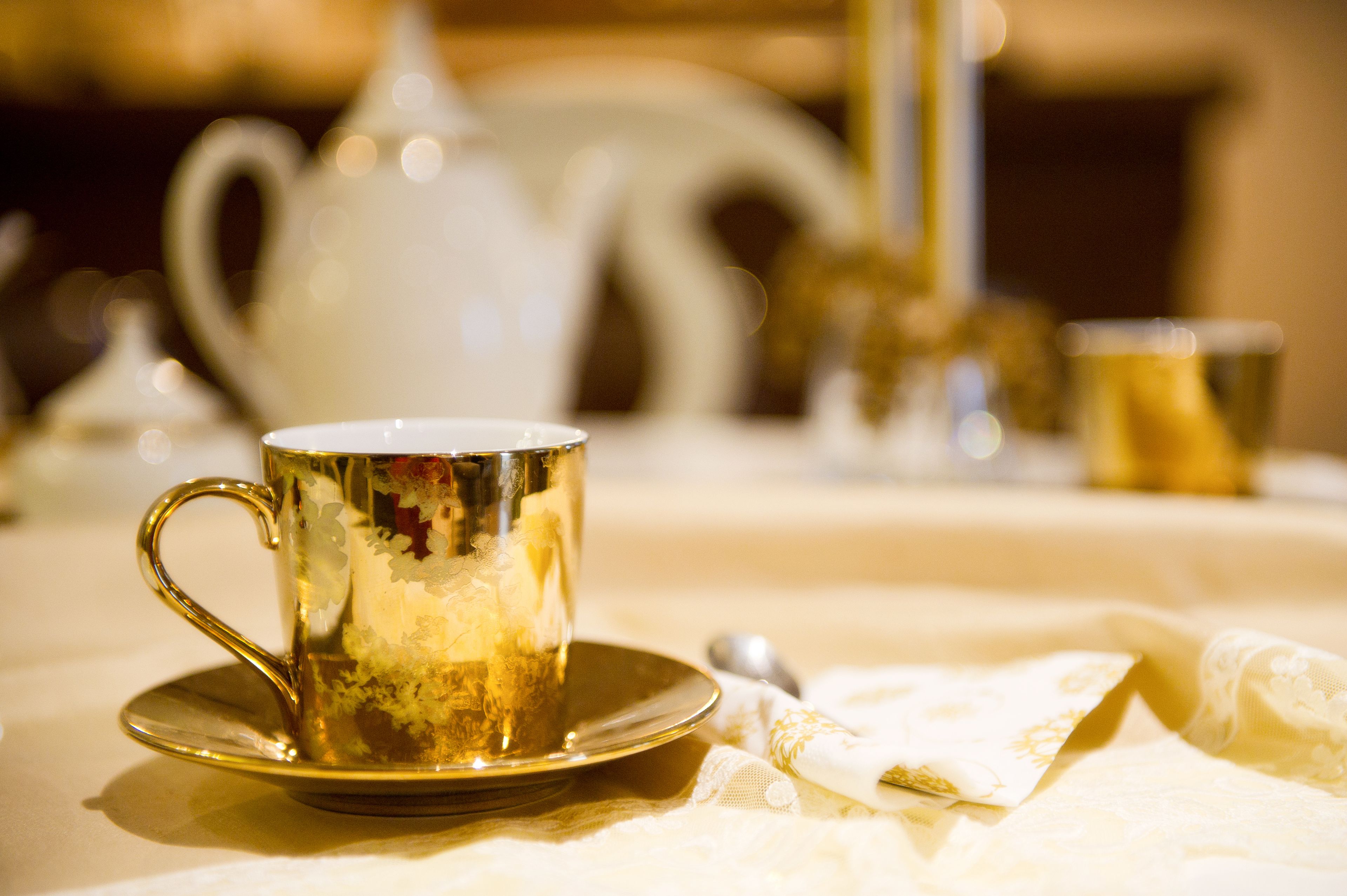 free daily cooked-to-order breakfast