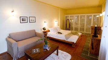 Junior Suite, 1 Bedroom, Lake View | Premium bedding, desk, soundproofing, free cribs/infant beds