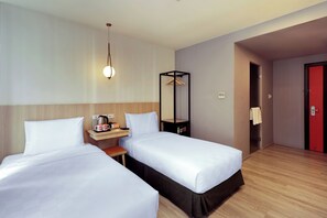 Superior Twin | In-room safe, desk, laptop workspace, iron/ironing board (on request) - Go Hotels Plus Mandaluyong (Mandaluyong)