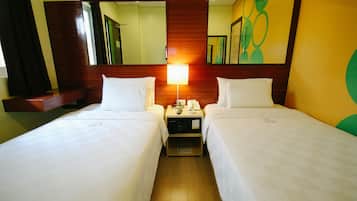 Caja de seguridad en la habitación y escritorio