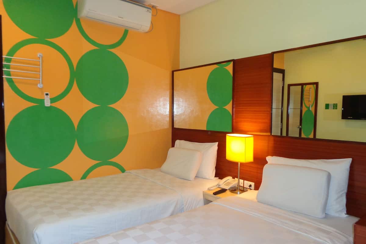 In-room safe, desk, laptop workspace, free WiFi