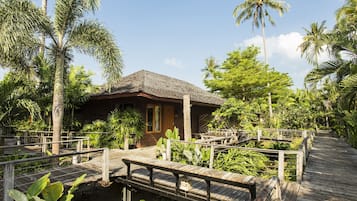 Deluxe Jacuzzi | Garden view