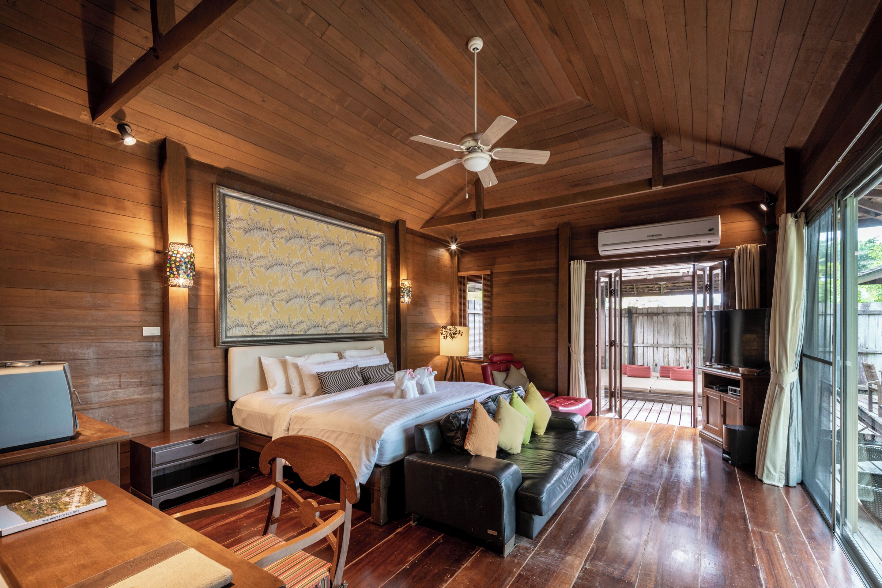 Pool Villa Suite | Egyptian cotton sheets, premium bedding, Tempur-Pedic beds, minibar