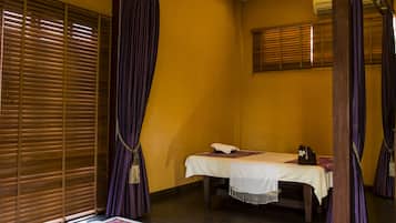 Behandlingsrum för par, klassisk massage och thaimassage
