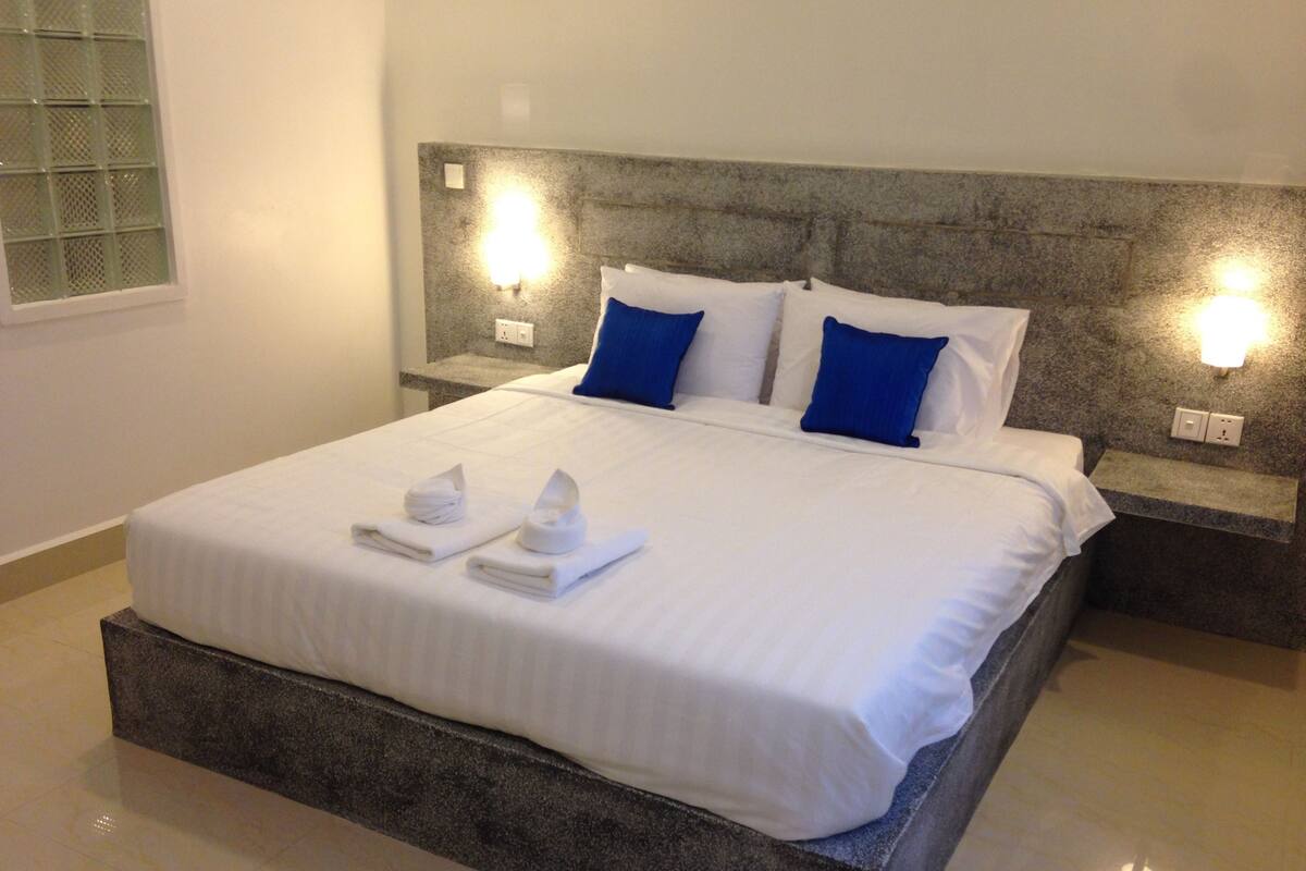 Superior Double Room | Minibar, in-room safe, desk, WiFi (free)