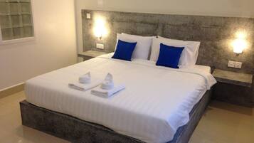 Superior Double Room | Minibar, in-room safe, desk, free WiFi
