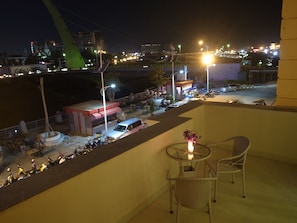 Premier Twin Room | Balcony