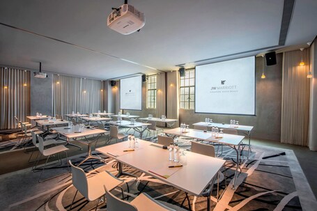 JW Marriott Hotel Singapore South Beach - Image 29