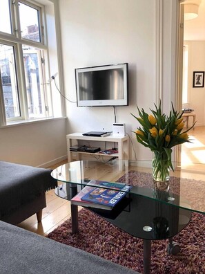 Căn hộ, 2 phòng ngủ (3rd floor / 4th floor) | Khu phòng khách | TV màn hình phẳng, đầu đĩa DVD