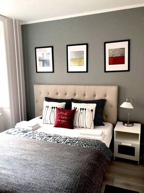 Căn hộ Economy, 1 phòng ngủ | Két bảo mật tại phòng, trang trí khác biệt, bàn