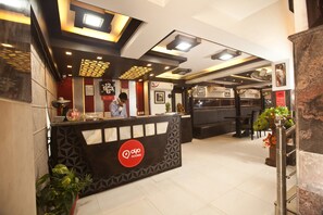 Quầy tiếp tân