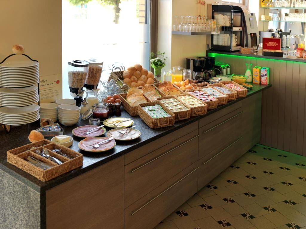 lunch and dinner served, belgian cuisine