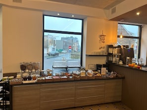 Breakfast area