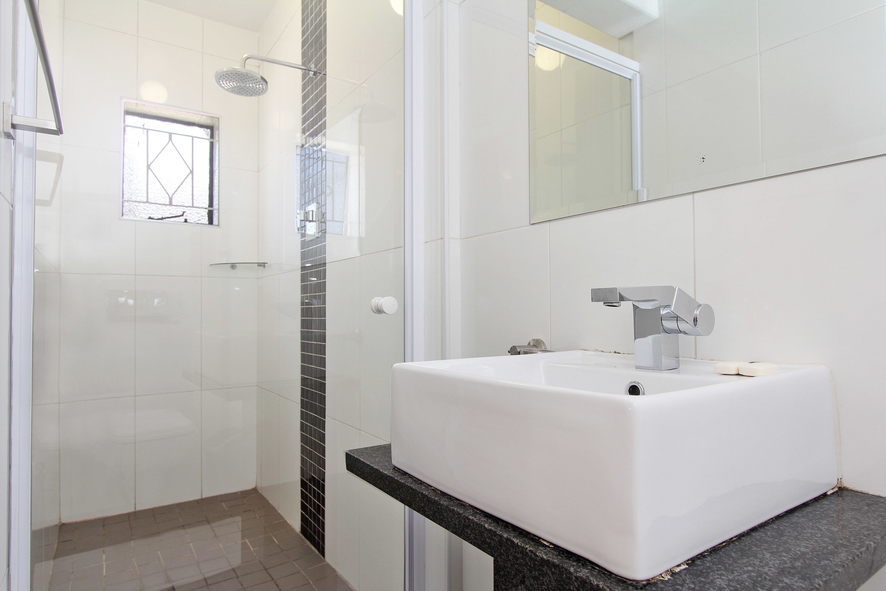 city double room, 1 bedroom | bathroom shower