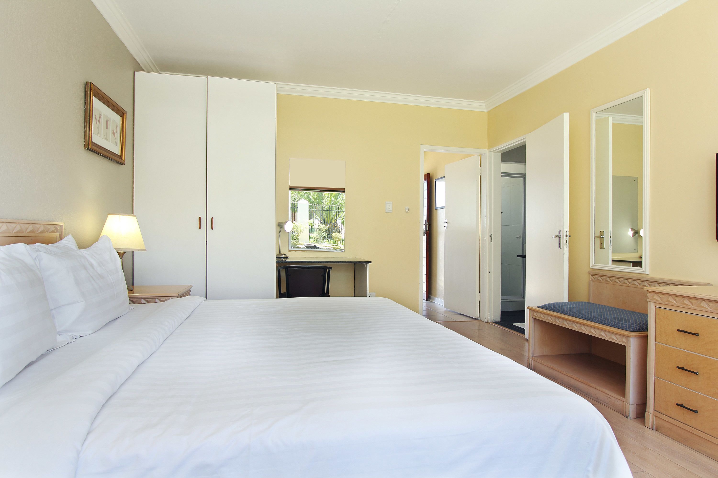 city double room, 1 bedroom | in-room safe, desk, free wifi