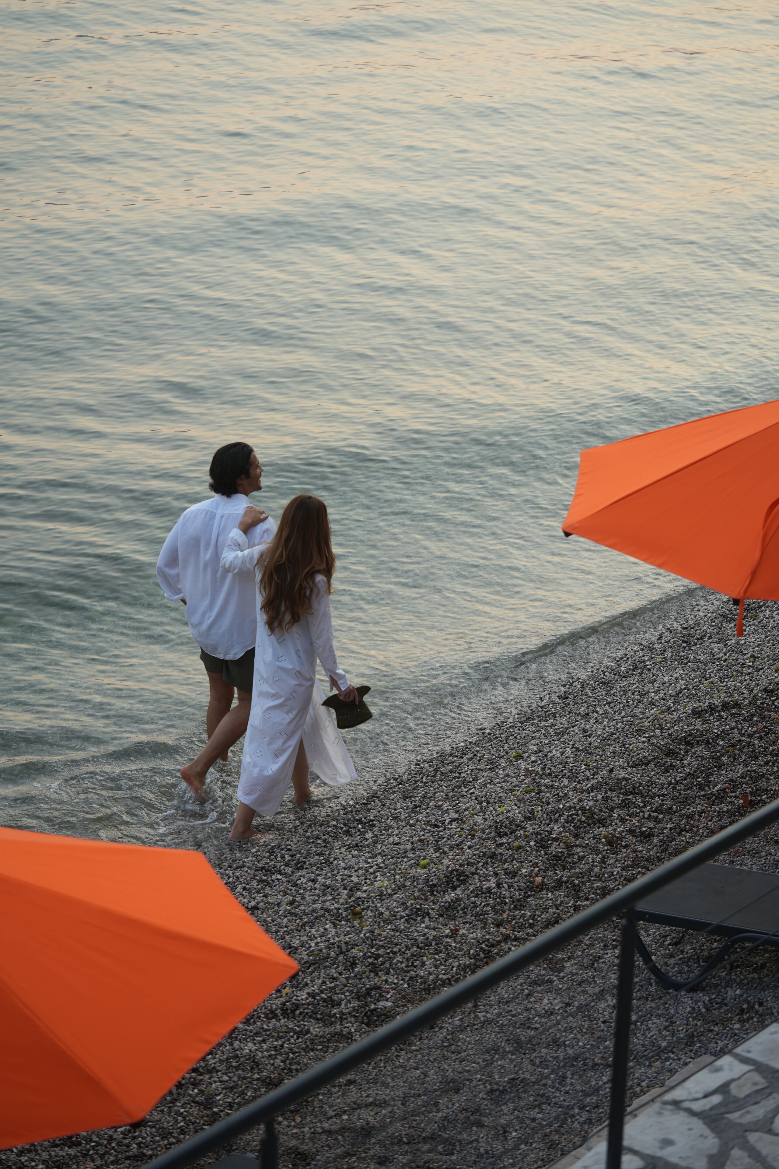 Plage à proximité, chaises longues, parasols