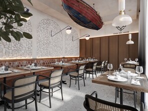 S'hi serveixen plats de cuina mediterrània 