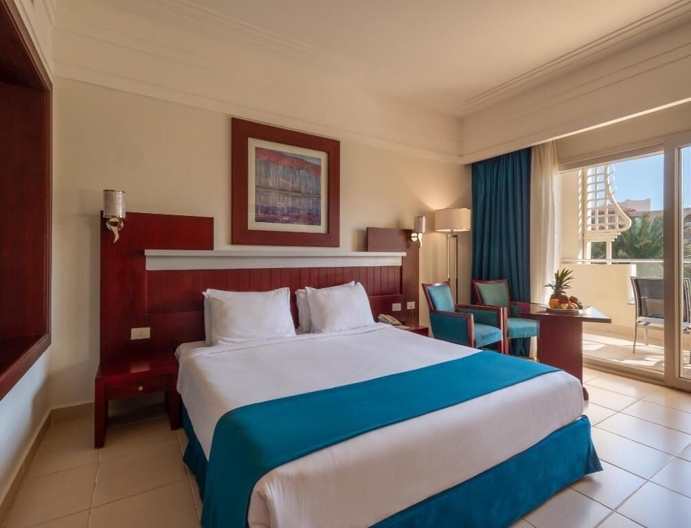 Premium bedding, minibar, in-room safe, blackout drapes