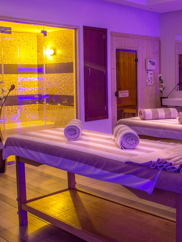 Sauna, steam room, Turkish bath/hammam, body treatments, body scrubs