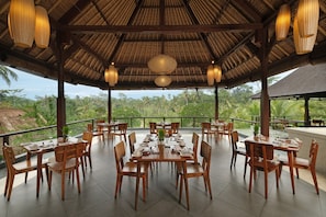Breakfast, lunch, dinner served; international cuisine, pool views