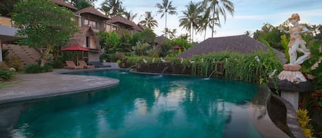 Outdoor pool, sun loungers