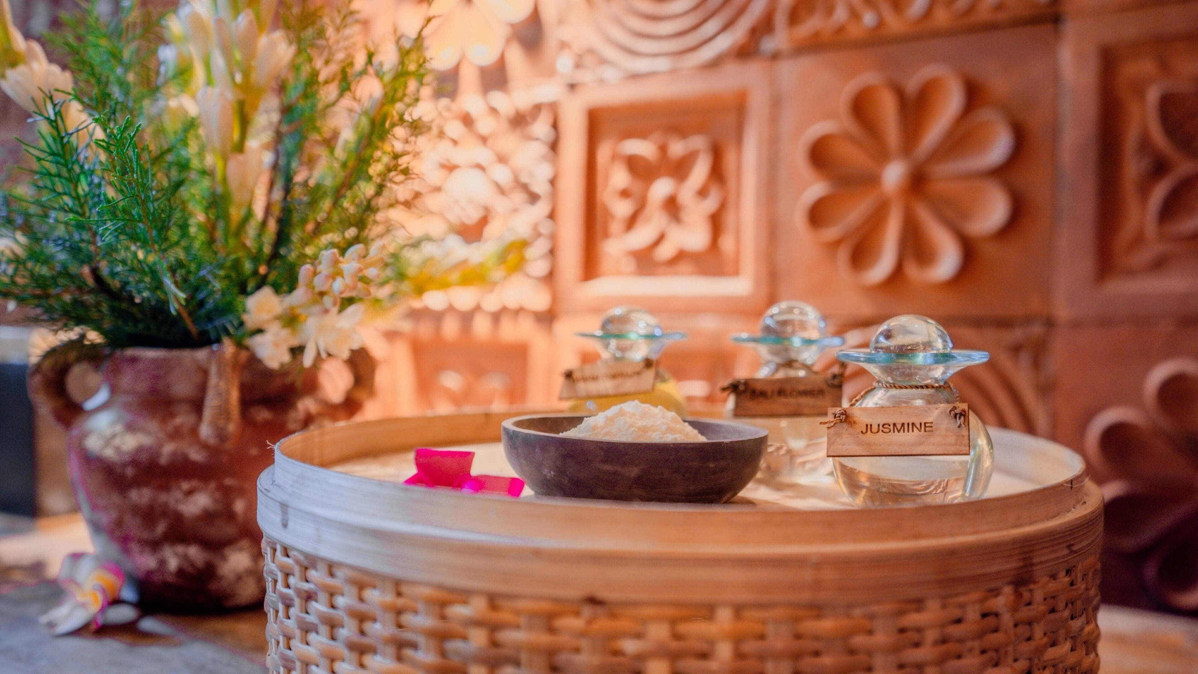 couples treatment room(s), sauna, hot tub, hot springs/mineral springs