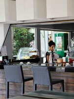 酒吧（店内）