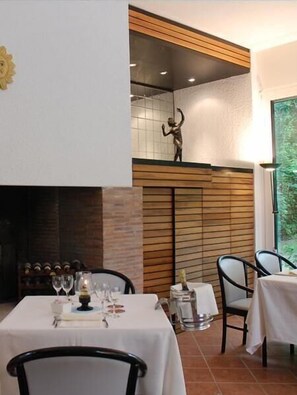 Se sirven cenas y cocina italiana 