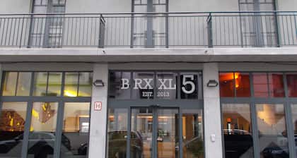 BRXXXL5 - Hostel