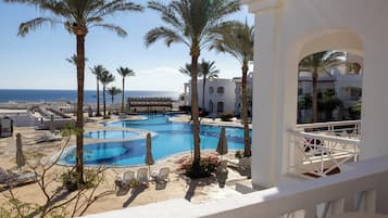 1 bedroom, premium bedding, minibar, in-room safe
