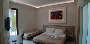 Triple Room | Desk, free cots/infant beds, rollaway beds, free WiFi - Villa Cerniglia (Cefalù)