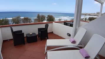 Chambre Triple | Terrasse/Patio