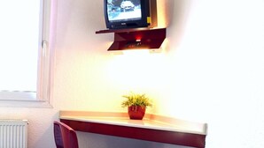 Unclassified image, 5 of 15, button - Motel 24h Mannheim (Mannheim)