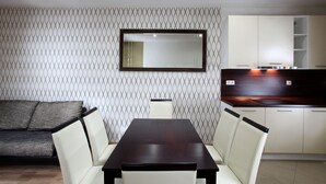 Superior Apartment, 2 Bedrooms (With Private Parking) | In-room dining - Apartments Kopecna (Brno)